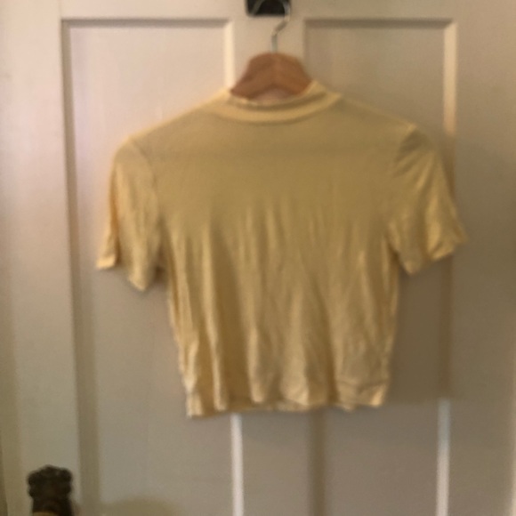 Aritzia Babaton pastel yellow mock neck crop top - Picture 2 of 3